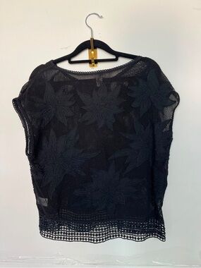 hinge Black Floral Mesh Short Sleeve Top